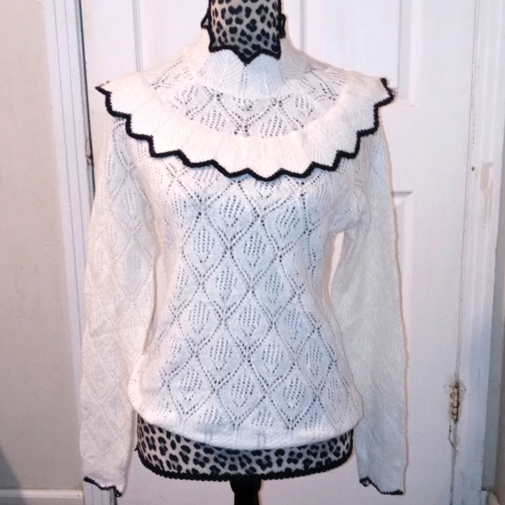 Belldini sweater